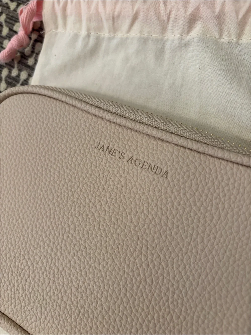 Jane's Agenda Beige Pebbled Faux Leather Zip Around Pen Accessory Pouch Case Bag